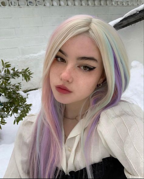 follow me 🕊 Laura Lnodg, Hair Color Streaks, Hair Streaks, Pastel Hair, Hair Dye Colors, Hair Inspiration Color, Hair Inspo Color, Dream Hair, Aesthetic Hair