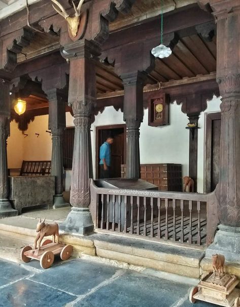 Tamil Architecture House, Old Wada Architecture, Maharashtrian Architecture, Wada Architecture Maharashtrian, Maratha Architecture, Chettinad House, Old House Design, Indian Houses, India House