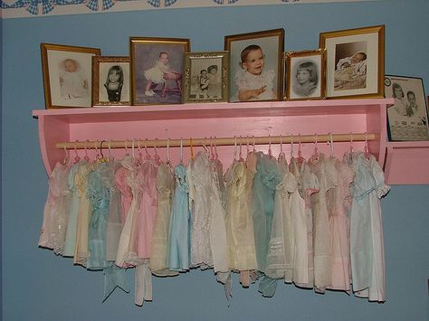 50s Nursery, Guest Room Vintage, Antique Vignettes, Vintage Playroom, Pink Shelves, Vintage Baby Dress, Vintage Baby Dresses, Vintage Baby Clothes, Vintage Display