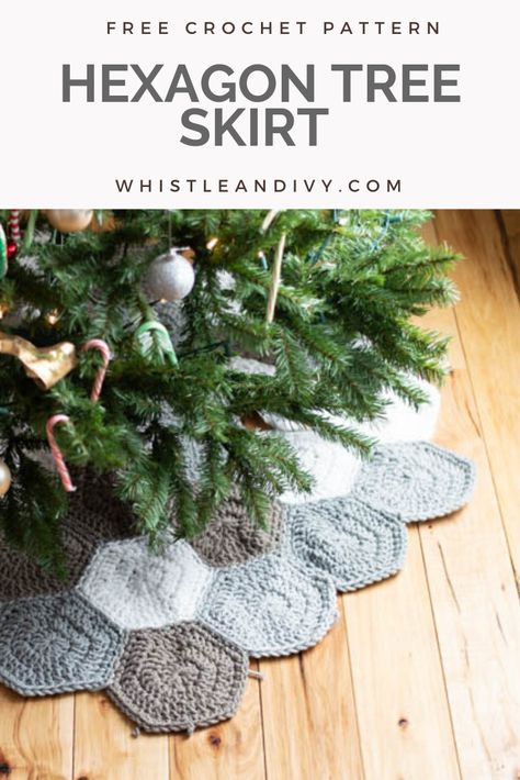 Crochet Tree Skirt, Skirt Pattern Free, Tree Skirt Pattern, Crochet Tree, Skirt Crochet, Christmas Crochet Pattern, Crochet Decor, Pretty Crochet, Modern Crochet Patterns