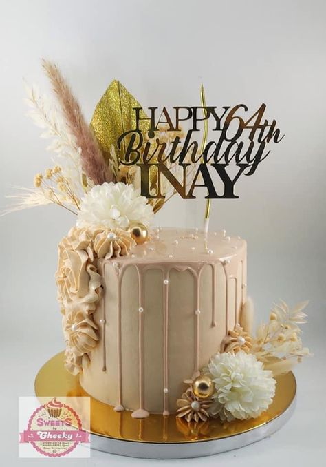 56th Birthday Cake Ideas Mom, Neutral Color Birthday Cake, Elegant 60th Birthday Cake For Ladies, 60th Birthday Cake For Ladies, 70th Birthday Cake For Women, Birthday 19, Golden Party, Cakes Decorated, Birthday Hamper