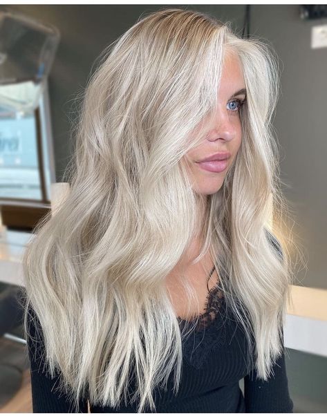 Rooty Icy Blonde Hair, Natural Light Blonde Balayage, Bright Blonde Winter Hair, Natural Blonde With Platinum Highlights, Cool Bright Blonde Hair, Bright Blonde Front Pieces, Icy Blonde Hair Pale Skin, Platinum Blonde Hair Dimension, Ice Blonde Hair With Money Piece