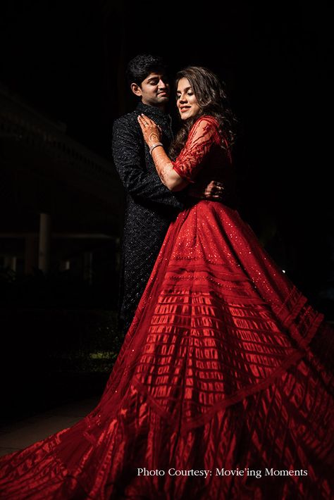 Black Outfit Couple Photoshoot, Outfit Couple Photoshoot, Black Outfit Couple, Red And Black Outfit, Wedding Ceremony Photography, Outfit Couple, Red And Black Outfits, Gold Lehenga, Wedding Wardrobe