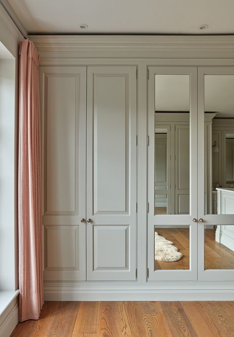 Elegant Dressing Room | Tom Howley Minimalist Closet Design, Elegant Dressing Room, Pink Drapes, Luxurious Dressing Room, Mirrored Wardrobe Doors, Tom Howley, Custom Design Dress, Bedroom Built Ins, Elegant Dressing