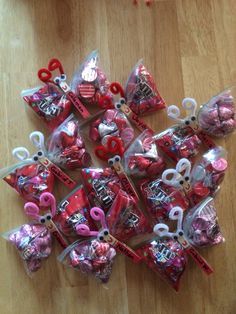 Valentine’s Day For School, Valentines Class Goodie Bags, Cool Valentines Ideas For Kids, Creative Valentines For Kids Classroom, Children Valentine Ideas, Goodie Bags Valentines Day, Valentines Day Gifts For School Kids, Valentines Idea For Classmates For Kids, Toddler Valentines Goodie Bags