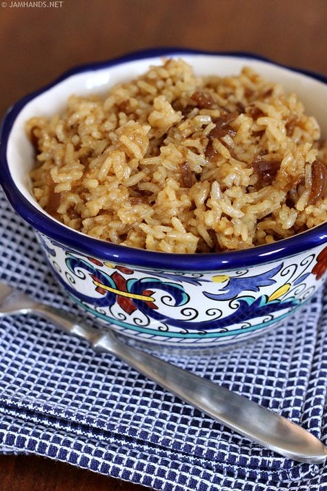 Jam Hands: Stick of Butter Rice                               I have made this using a small can of sliced mushrooms (drained) without the onion soup. I bet they would be good together! Stick Of Butter Rice, Rice Side Dish Recipes, Rice Side, Rice Side Dishes, Butter Rice, French Onion, Beef Broth, Rice Dishes, Yummy Sides