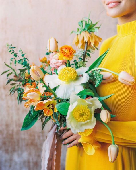 Warm Tone Floral Inspiration | Hawaii Wedding Inspiration | Item 1 Yellow Wedding Inspiration, Citrus Wedding, Green Bouquet, Wedding Flower Inspiration, Yellow Wedding, Wedding Bridal Bouquets, Floral Bouquets, Wedding Trends, Yellow Orange