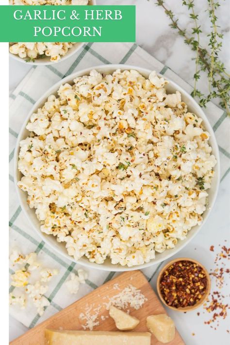 Herb Popcorn, Garlic Popcorn, Popcorn Snacks Healthy, Popcorn Healthy, Healthy Snack Ideas, Air Popped Popcorn, Light Snacks, Popcorn Recipes, Snack Options