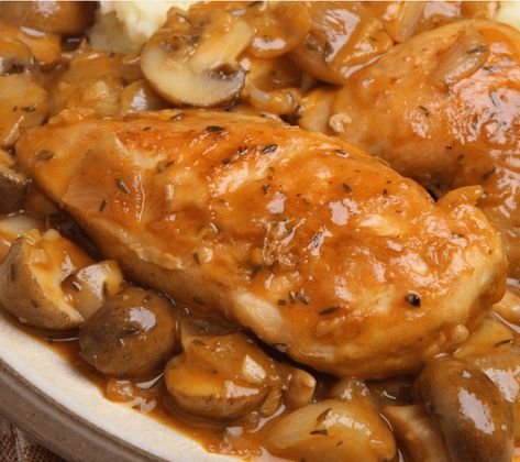 recette dePoulet sauce chasseur - Fourchette & Nutrition Perfect Gravy Recipe, Chicken Chasseur Recipe, Chicken Cooking Times, Chicken Chasseur, Easy Diner, Low Fat Chicken, Roasted Potato Recipes, Bacon Potato, Chicken Marsala