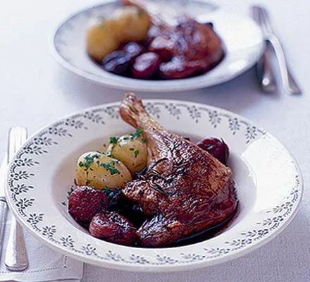 Duck Dishes, Herbed Potatoes, Red Wine Gravy, Slow Roasted Tomatoes, Red Wine Sauce, Game Recipes, Roast Duck, Vegetable Casserole, Slow Roast