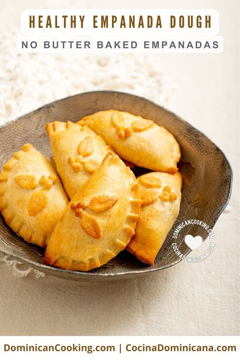 No butter baked empanadas. Healthy Empanadas Dough, Almond Flour Empanada Dough, Empanada Dough Recipe, Dominican Cooking, Empanadas Recipe Dough, Vegetarian Empanadas, Baked Empanadas, Empanada Dough, Guava Jam