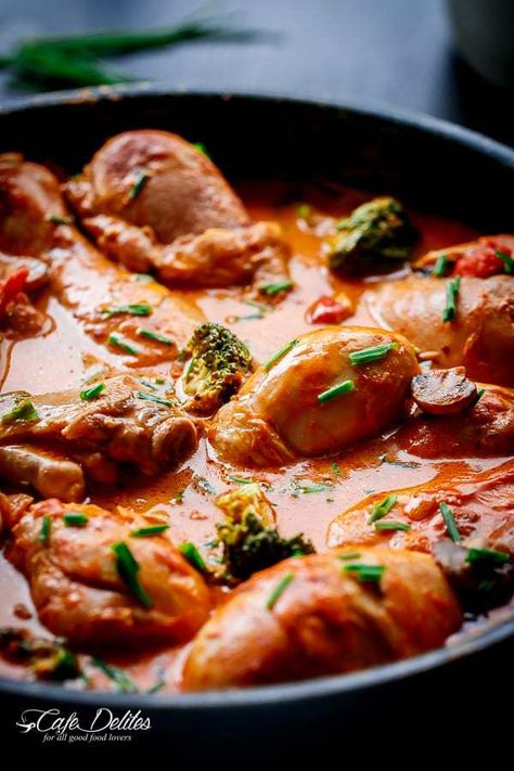 Creamy Tomato Chicken Drumsticks | https://cafedelites.com Creamy Tomato Chicken, Spicy Chicken Drumsticks, Chicken Recipes With Tomatoes, Baked Lemon Pepper Chicken, Recipes Slow Cooker, Chicken Drumstick, Baked Chicken Drumsticks, Tomato Chicken, Roasted Garlic Chicken