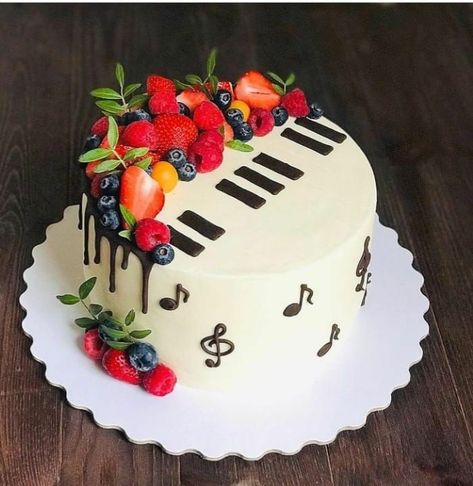 Music Themed Birthday Cakes For Men, Cake Music Birthday, Music Bday Cake, Cake Piano Birthday, Music Cakes Birthday, Piano Cake Design, Cake With Music Notes, Music Note Cake Ideas, Cake For Music Lover