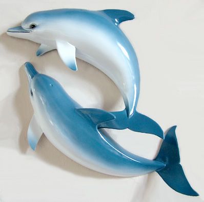 This high quality Loving Dolphins Wall Sculpture is made of fiber glass ,then beautifully hand painted in natural color. Description from dolphins-unlimited.com. I searched for this on bing.com/images Wyland Art, Dolphin Decor, Dolphin Images, Eagle Sculpture, Sculpture Bird, Dolphins Tattoo, Dolphin Gifts, Dolphin Art, Cerámica Ideas