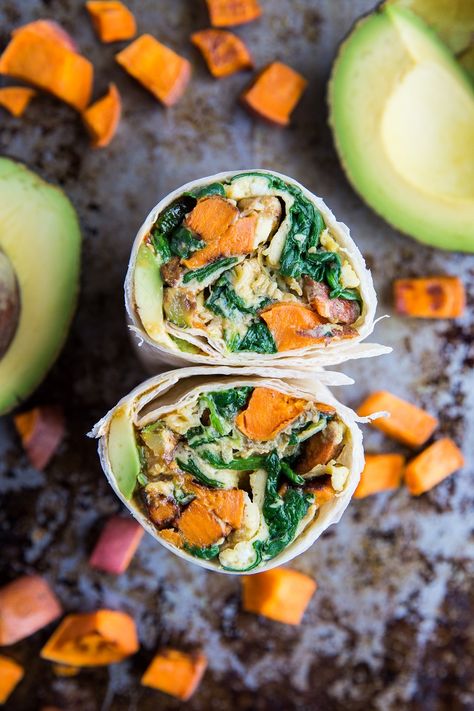 Roasted Veggie and Avocado Breakfast Burritos with sweet potato and zucchini - these healthy breakfast burritos are packed with nutrients. Easy Breakfast Burrito Recipe, Healthy Vegetarian Meal Plan, Filling Breakfast Recipes, Healthy Breakfast Burrito, Cucumber Diet, 2b Mindset, Beachbody Recipes, Vegetarian Meal Plan, Breakfast Burrito