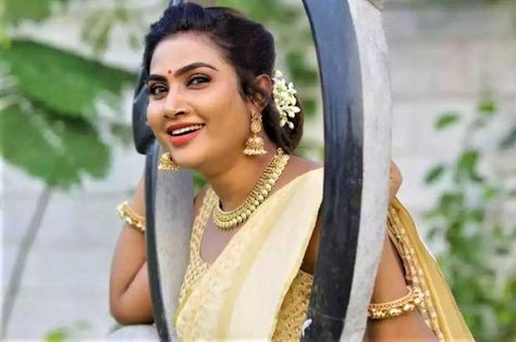 Myna Nandhini, Tamil Serial, Tamil Movies, Beautiful Smile Women, Beautiful Smile, Big Screen, Reality Show, Comedians, Movies And Tv Shows