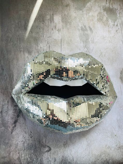 Pucker UP Paper Lips- handmade by Laura Richey Pump Lips, Paper Lips, Lip Artwork, Characters From Movies, Pride Fashion, Art Disco, Selfie Wall, Mini Mirror, Handmade Paper Crafts