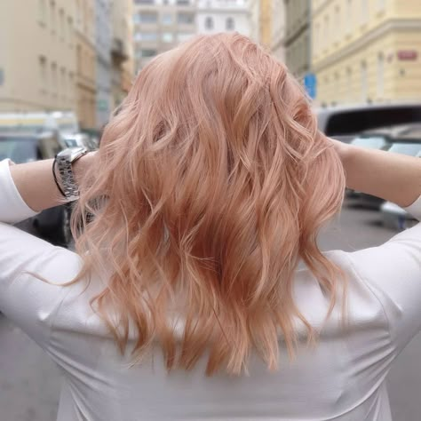 Faded Peach Hair, Peachy Blonde Hair Balayage, Peaches And Cream Hair Color, Peaches And Cream Hair, Golden Peach Hair, Peachy Blonde Hair, Blush Blonde Hair, Peach Blonde Hair, Peachy Blonde