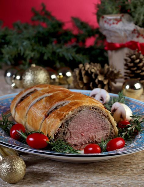 Dinner Ideas Beef, Rough Puff Pastry, Christmas Dinner Ideas, Beef Wellington Recipe, Ground Beef Pasta, British Dishes, Christmas Dinner Menu, Xmas Dinner, Beef Pasta