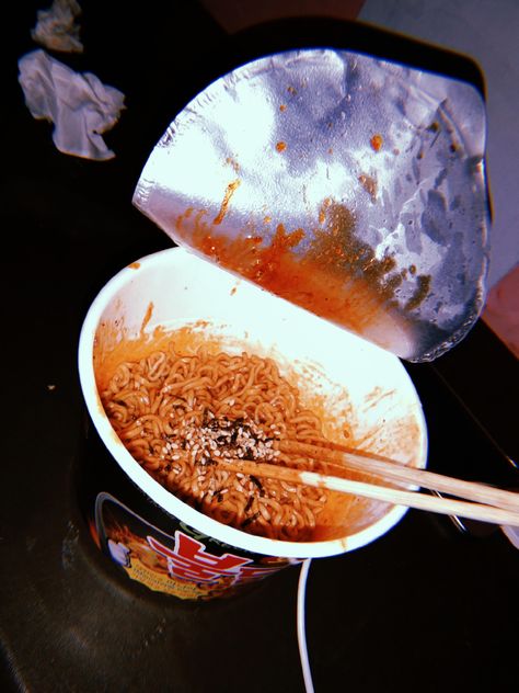 Samyang Ramen, Spicy Noodles, Man Food, Cooking Guide, Snap Food, Food Snapchat, Spicy Recipes, Pretty Food, Food Cravings