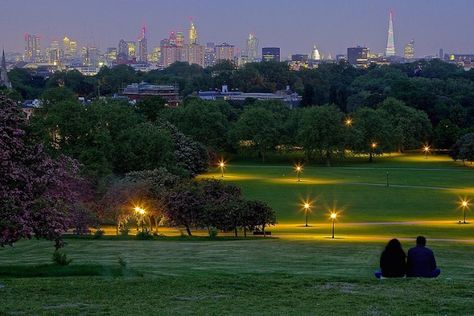 View over Regent's Park and beyond from Primrose Hill. Photo: Andrea Pucci Regents Park London, Primrose Hill London, Primrose Hill, London Baby, Royal Park, Regents Park, London Summer, London Aesthetic, London Park