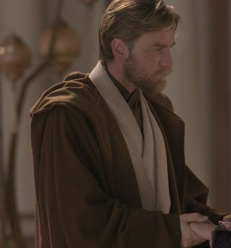 Ewan Mcgregor Obi Wan, Star Wars Fanfiction, General Kenobi, Deleted Scenes, Star Wars Obi Wan, Jedi Knight, Ewan Mcgregor, Obi Wan Kenobi, Star Wars Memes