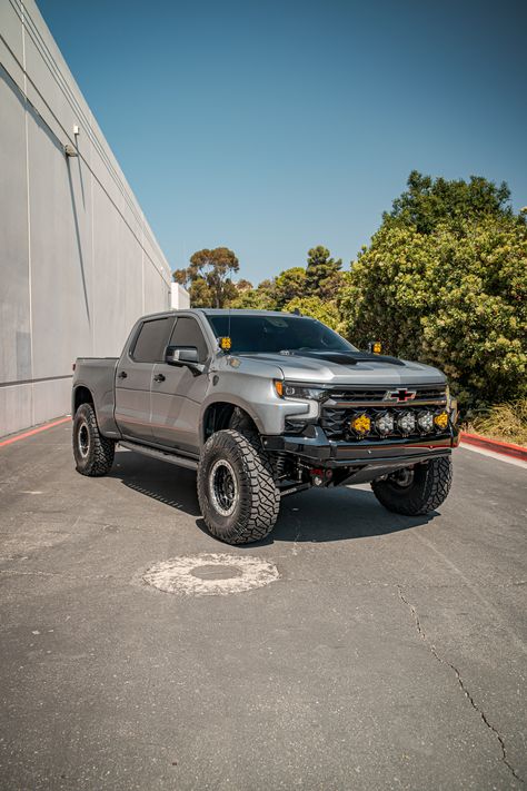 This Silverado ZR2 is fitted with Dirt King's front long travel kit, prerunner front bumper, plate rear bumper, rear bedcage and shackles. For more info head to dirtking.com