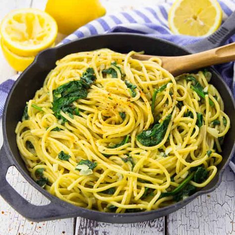 Lemon Spaghetti with Spinach Spaghetti With Spinach, Cheap Vegan Meals, Lemon Spaghetti, Cheap Vegan, One Pot Pasta Recipes, Vegan Pasta Recipes, Salad Pasta, Lemon Pasta, One Pot Pasta