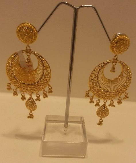 Gold Kan Bala Design, Gold Kanbala Earrings Design, Heavy Gold Earrings Indian, Kanbala Designs Gold, Chand Baliyan Design Gold, Gold Earrings Designs For Wedding Heavy, Kan Bala Gold, Jimikki Earrings, Bridal Jewelry Sets Brides