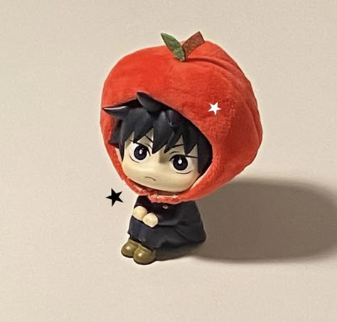 Anime Figure Pfp, Nendoroid Icon Cute, Figure Pfp, Cute Kawaii Pfp, Megumi Fushiguro Anime, Apple Hat, Kawaii Pfp, Anime Plushies, Snk Cosplay