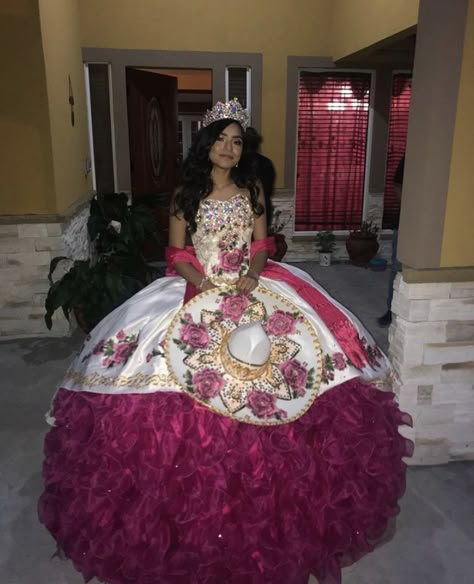 Quince Guest Dresses, Modern Quinceanera, Emerald Green Quince, Quince Dresses Emerald Green, Vestido Charro, Royal Blue Quince, Purple Quinceanera, Dresses Emerald Green, Quince Dresses Blue