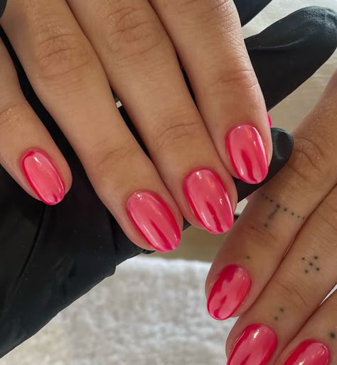 Hailey Bieber Nail, Chrome Nail Design, Nails Hailey Bieber, Chrome Nail Designs, How To Have Style, Pink Chrome Nails, Chrome Nails Designs, Chrome Nail, Summery Nails