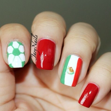 Mexico's Flag Soccer Nails World Cup 2014 By JaryNails. Used @essie Fishnet Stocking and Blanc. The rest was painted with acrylic paint Sport Nails, Soccer Nails, Mexican Magic, Football Nail Designs, Sports Nails, Beautiful Mexico, Flag Nails, Gel Acrylic Nails, Mexican Flag