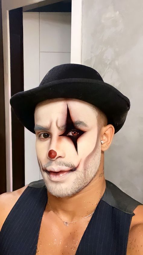 Circus Makeup Men, Clown Makeup Men Easy, Mens Clown Makeup Simple, Simple Halloween Makeup For Men, Mime Makeup Men, Mens Halloween Makeup Easy, Man Clown Makeup, Halloween Make Up Men Easy, Men Makeup Halloween