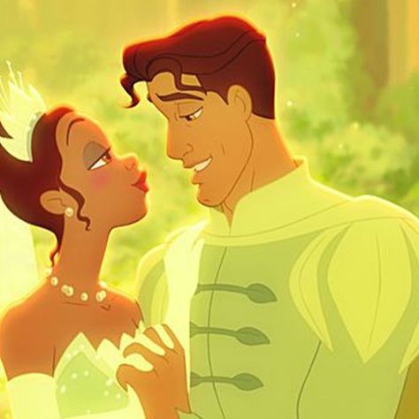 Princess Tiana and Prince Naveen Matching Couple pfp Tiana And Naveen, Tiana Disney, Prince Naveen, Princesa Tiana, Disney Princess Tiana, Frog Wallpaper, Disney Princesses And Princes, Princess Movies, Disney Collage