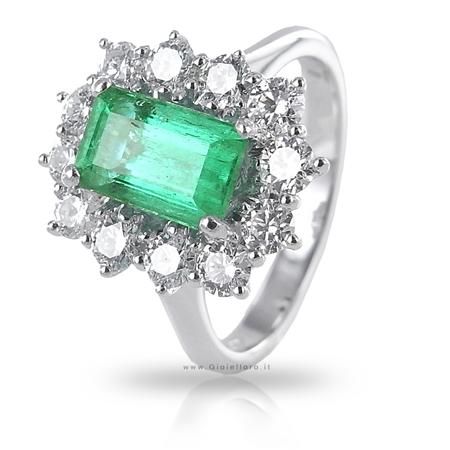 Anello in oro e Diamanti con Smeraldo Columbia centrale ct 1.49 Gioielli Valenza Ruby Ring Designs, Emerald Rings, Royal Jewels, Ruby Ring, Emerald Ring, Ring Designs, Columbia, Fashion Beauty, Ruby