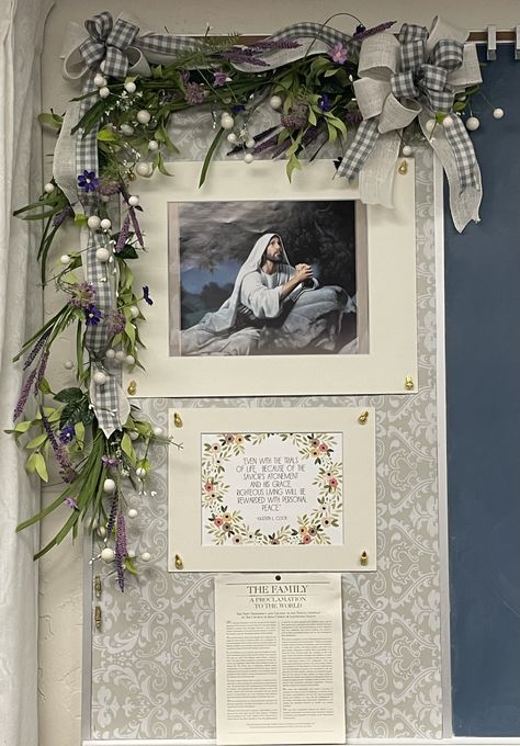 Relief Society Room Decor, Rs Bulletin Board Ideas, Lds Relief Society Bulletin Board Ideas, Relief Society Bulletin Board Ideas, Relief Society Bulletin Board, Church Bulletins, Rs Activities, Lds Relief Society, Church Bulletin Boards