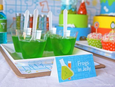 Professor Hugo's Scientific 8th Birthday | CatchMyParty.com Mad Scientist Birthday Party, Science Party Ideas, Science Birthday Party Ideas, Science Themed Party, Scientist Birthday Party, Mad Scientist Birthday, Lila Party, Mad Science Party, Scientist Birthday