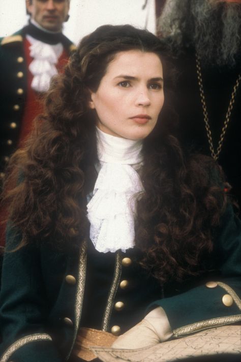 Julia Ormond Hair, Period Drama Actress, Julie Ormond, Julia Ormond, Catherine The Great, Classic Actresses, Soft Winter, Costume Drama, Catherine Zeta Jones