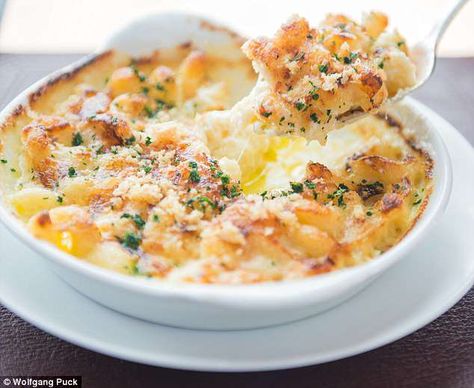 Celebrity chef Wolfgang Puck on how to make perfect macaroni cheese Wolfgang Puck Recipes, Creme Fraiche Recipes, Food Network Chefs, Macaroni Cheese Recipes, Celebrity Recipes, Wolfgang Puck, Dump Meals, Cheese Dishes, Macaroni Cheese