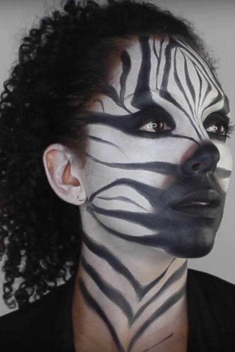 Animal Makeup Jungle, Jungle Costumes, Funny Makeup Memes, Zebra Makeup, Jungle Costume, Zebra Costume, Funny Makeup, Deer Makeup, Animal Makeup