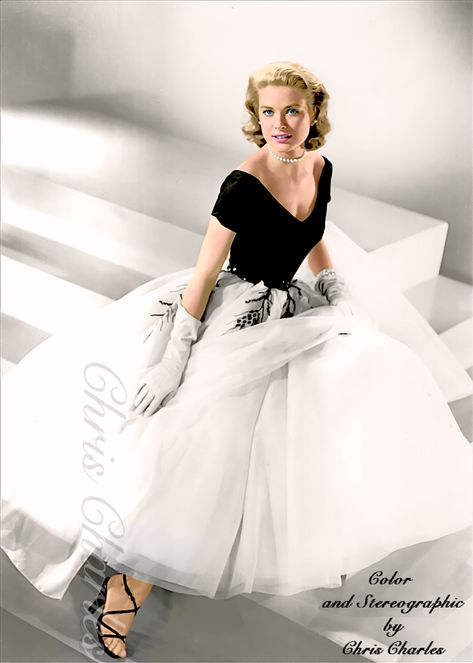 1950 White Dress, Grace Kelly Black And White Dress, Grace Kelly Winter Style, Iconic Looks Fashion Celebrity, Grace Kelly Aesthetic, Grace Kelly Outfits, Grace Kelly Fashion, Grace Kelly Dresses, 1950s Actresses