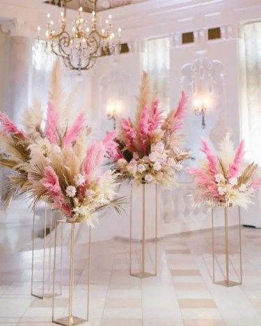 50 Ways to Present Pampas Grass to Your Home Decoration - Matchness.com Country Wedding Venues, Grass Wedding, Wedding Scene, Wedding Aisle, Wedding Flower Arrangements, Wedding Deco, Pampas Grass, Wedding Arch, Wedding Trends