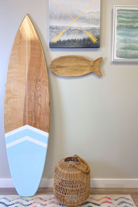 The Local Surfboard Wall Hanger - Etsy Vintage Surfboard Decor, Surf Board Wall Decor, Surfboard On Wall, Surf Boards Designs, Diy Surfboard Decor, Surfboard Mirror, Surfboard Room Decor, Wall Surfboard, Surfboard Shelf