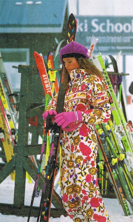 Europe Shoes, Ski Onesie, Mode Au Ski, Ski Inspiration, Apres Ski Outfits, Ski Culture, Ski Vintage, Apres Ski Party, Ski Bunnies