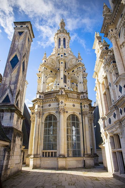 Chambord Castle, Normandie France, France Aesthetic, Chateau Wedding, Architecture Drawing Art, Chateau France, Visit France, Loire Valley, Beautiful Castles