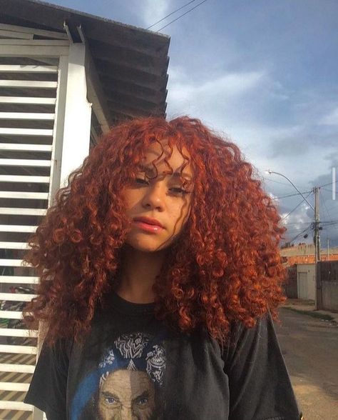 Strawberry Red Curly Hair, Red Ginger Curly Hair, Strawberry Curly Hair, Red Orange Curly Hair, Red Hair Curly Dyed, Red Curly Hair Aesthetic, Red Curly Hair Dyed, Ginger Hair Curly, Hair Dye Ideas For Curly Hair