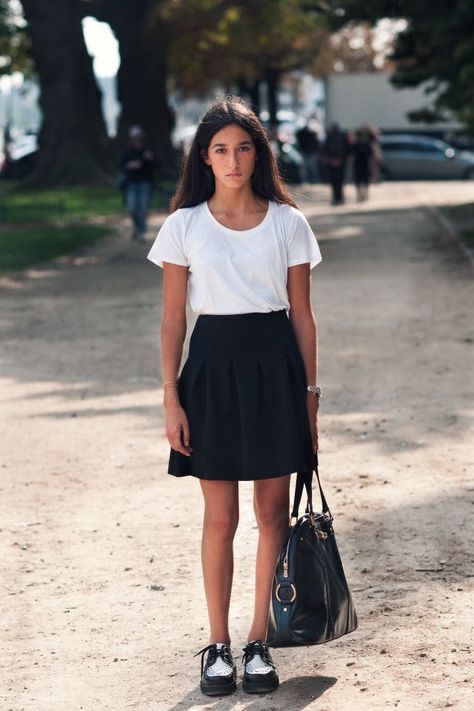 Black And White Oxford Shoes Outfit, White Oxford Shoes Outfit, Streetstyle Woman, White Oxford Shoes, White Shoes Outfit, Oxford Shoes Outfit, White Oxford, Being Me, Urban Chic Fashion