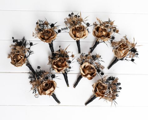 Beautiful flower boutonnieres and corsages in gold and black.  Approximate boutonniere dimensions: 12cm*6cm Approximate corsage dimensions: 12cm*8cm The black color of the boutonniere and corsage is the perfect solution for a gothic wedding)) Black And Gold Boutonniere, Gold Boutonniere, Black And Copper Wedding, Black And Gold Wedding, Black And Gold Wedding Theme, Black Corsage, Boutineer Wedding, Gold Corsage, Gold Headpiece Wedding