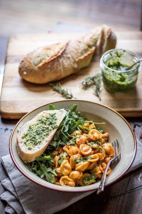 Rosemary Pesto, Vegetarian Pesto Pasta, Arugula Pesto, Heart Recipes, Bean Pasta, Healthy Heart, Läcker Mat, Think Food, Idee Pasto Sano